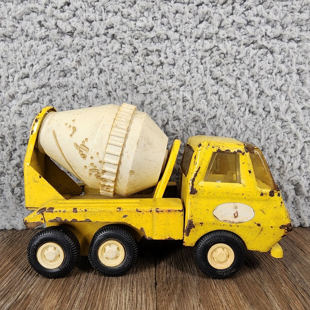 Vintage Tonka Yellow Pressed Steel Cement Mixer Truck Toy Rotating Drum Patina